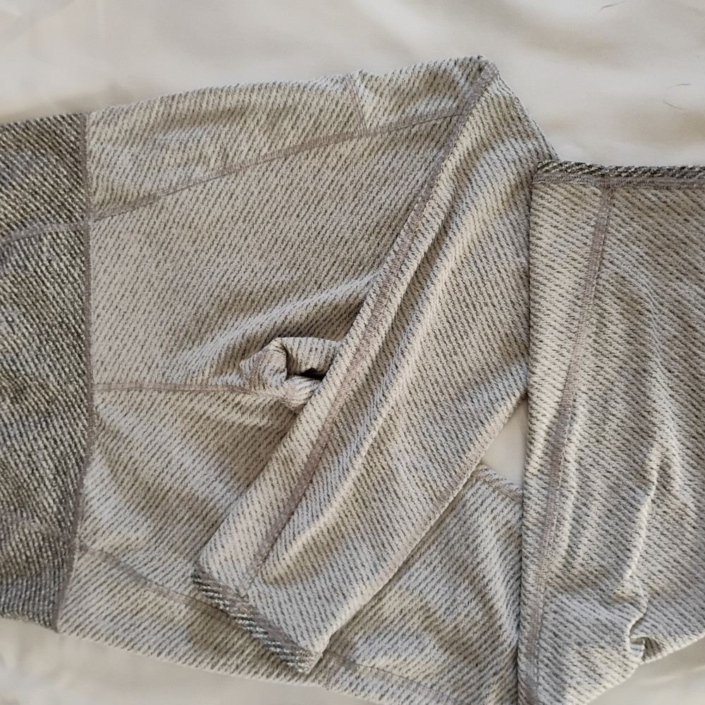 Gray Textured Leggings Size Xl - Picture 7 of 12